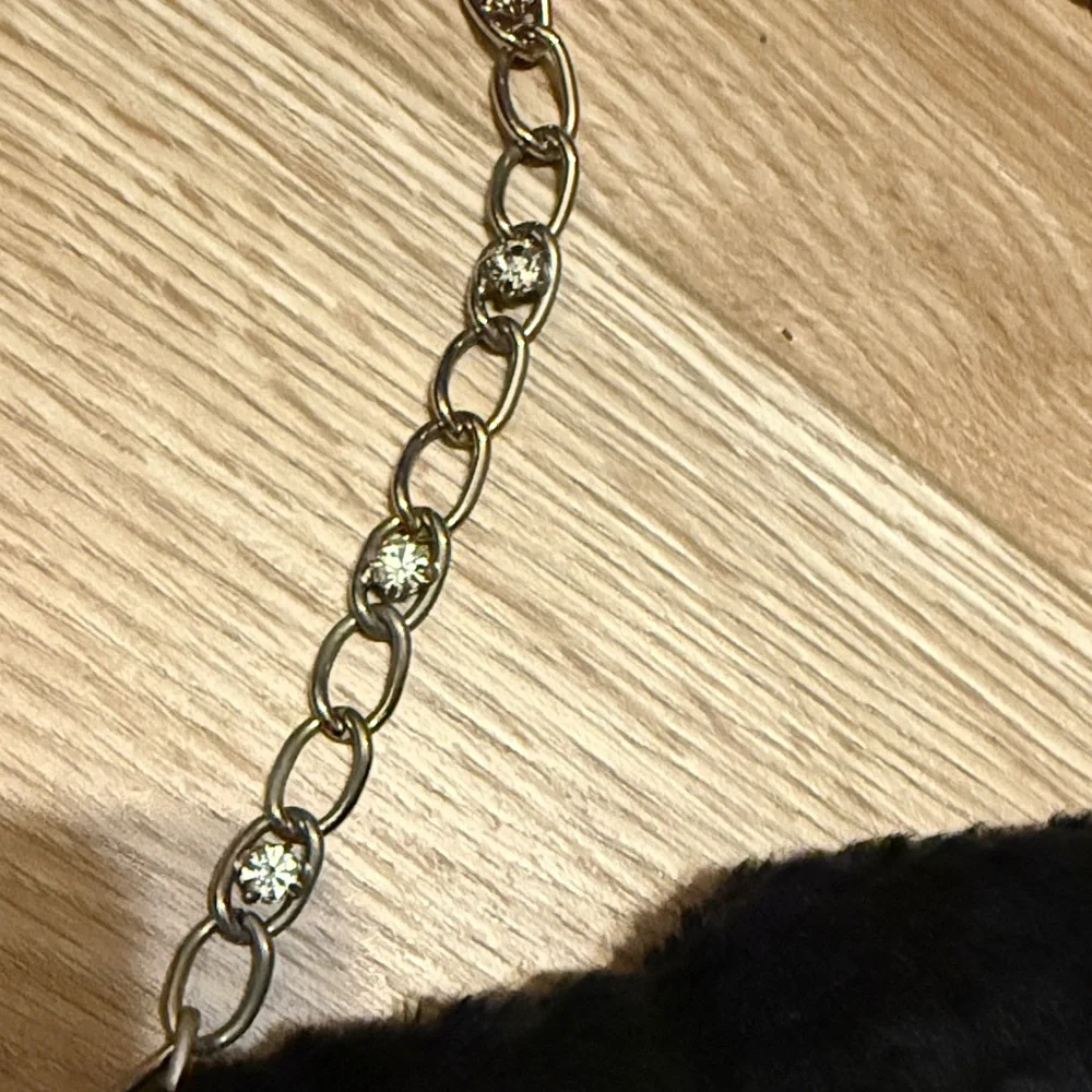 Kate Laundry Elegant Black Fuzzy sparkly Chain Strap Women's Bag - Picture 9 of 10